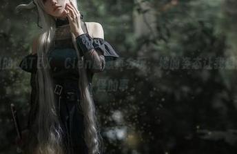 私房图片里的LATEX，Cien恩恩真会玩，她的姿态让我想到了好多奇怪的事。