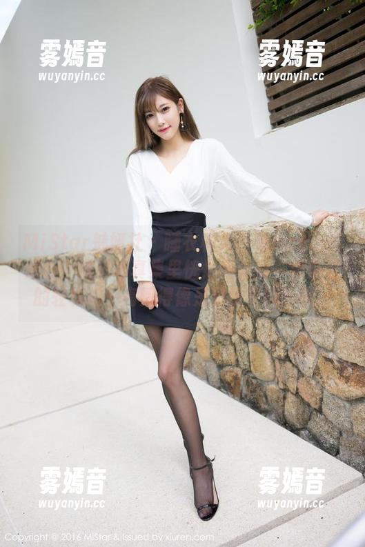 MiStar魅妍社 - 睡衣和大白兔emma的结合？这个写真集里恍惚间也有一种莫名的轻松感，高清得像是梦境中的影像。