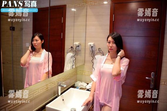 PANS写真-娇娇 PANS写真 - 娇娇把校园变成了游乐场,来看看她的写真分享