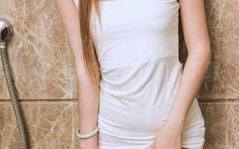 TouTiao头条女神 - 爱丽莎lisa的泳装写真集，不只是穿纸片！快来下载，别怪我没提前警告！