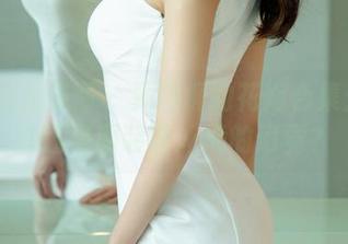 UGirls尤果网 - 夏雨桐的花嫁合集：是婚纱还是服装设计师的幻觉？