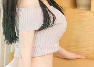 UGirls尤果网 - 这就是李凌子的“美足”，不看后悔，分享一下几何？