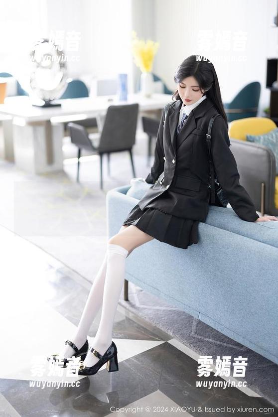 XIAOYU语画界-王馨瑶yanni XIAOYU语画界 - 先看王馨瑶yanni图包里的连体衣,再想想自己。