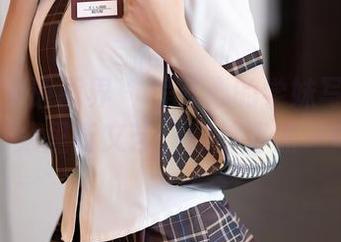 XIAOYU语画界 - 程开心的学妹写真合集：耳朵里听文艺，眼前浑然一体！