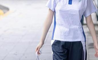Xiuren秀人网 - 在线探寻：AngelaLee李玲的校服资源全在这！