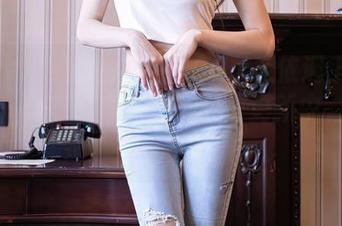 Xiuren秀人网 - 当MOON嘉依遇上浴室，这一套写真集不得了——更新中，快来瞧瞧！