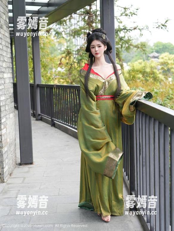 Xiuren秀人网-娜露selena Xiuren秀人网 - 首先被海边的美图萌倒,后被娜露selena的资源迷住,根本停不下来,哈哈!