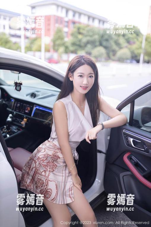 Xiuren秀人网 - 悠悠YOYO的美足图集：小心，脚丫子也能勾人心弦