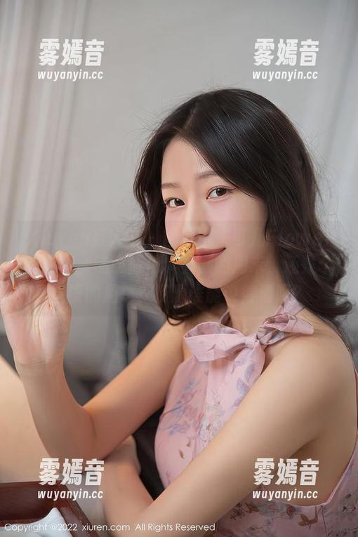 Xiuren秀人网 - 图片中朱可儿Flower的白裙，随意得像个慵懒的周末，还是个错误的周一？资源谁能说得清呢？