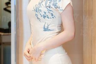 Xiuren秀人网 - 看！林文文yooki的毛衣套图，围住的不只是温暖，还有一丝俏皮