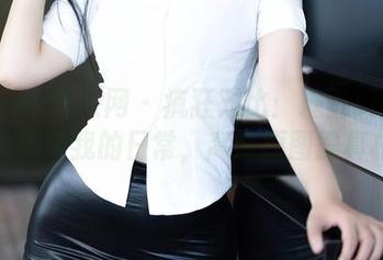 Xiuren秀人网 - 疯狂对比：糖豆sisi的修女风与我的日常，高清原图露真相！