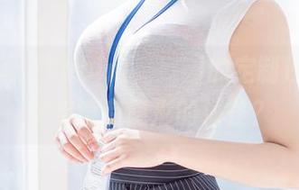 我想问问，Yebin(전예빈)的定制沙滩图片里有没有隐形的海怪？