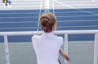 aiss - 校服时代重现，若兮让美图飞扬这真不是一部纪录片吧？