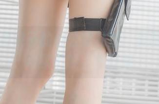 izumi泉桃子的办公室私拍：美图在这里与繁忙的工作打架