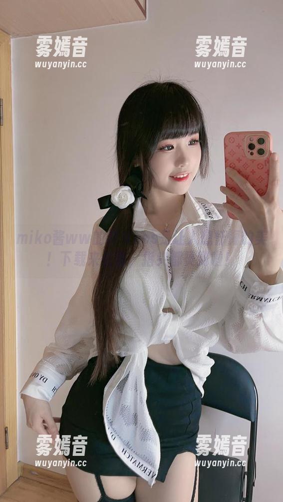 miko酱ww miko酱ww的修女cos是让人想忏悔的美!下载来看看,指尖都烫到啦!