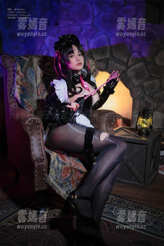 nyako喵子大魔王 nyako喵子大魔王的职业装精选图包,忙里偷闲的小惊喜~