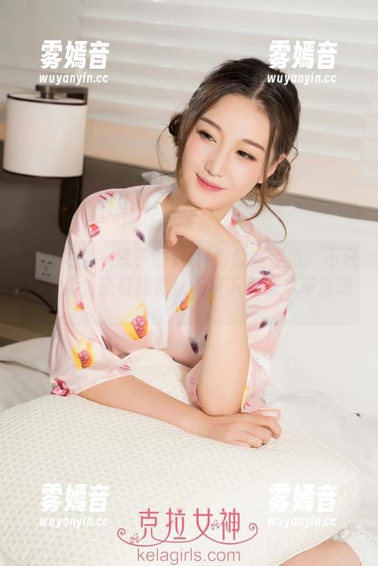克拉女神 - 妮子的10种办公室姿势：不只有键盘，还有摄影！快来下载这本写真吧。