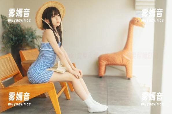 发条少女yoki 最新写真:发条少女yoki变身天使,连台灯都想要帮她打光
