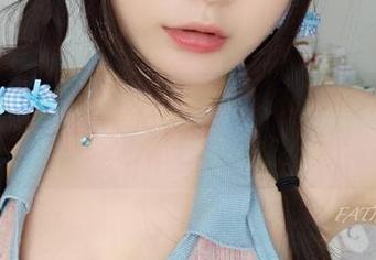 红白护士图包，发条少女yoki的每一张都透着不简单的想法。