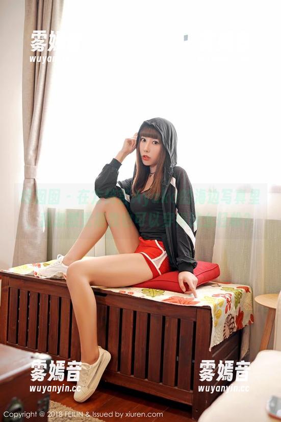 嗲囡囡 - 在方绮言Ayaka的海边写真里，我忽然觉得我也可以穿得这么轻松？