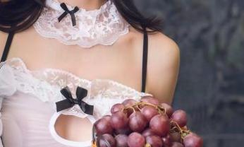 头条女神 - 刘瑾希奇葩秘书写真集，下载完事儿再来说感想吧
