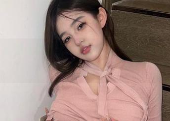 微密圈 - 小优优子的红色内衣全套，图包里的每一帧都在讲幽默故事！