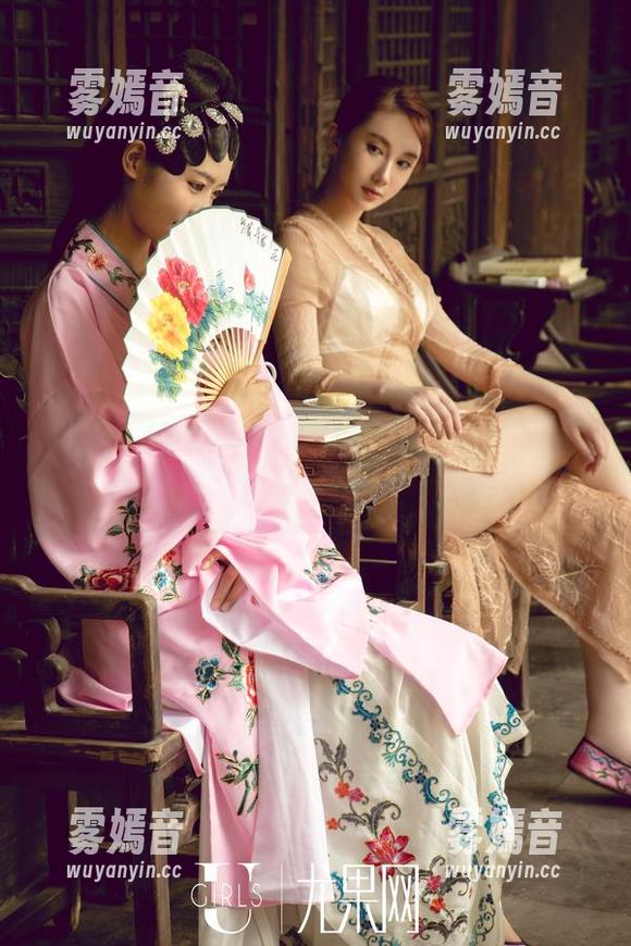 尤果网 - 尤菲儿的定制写真，谁说美腿不能有个性？