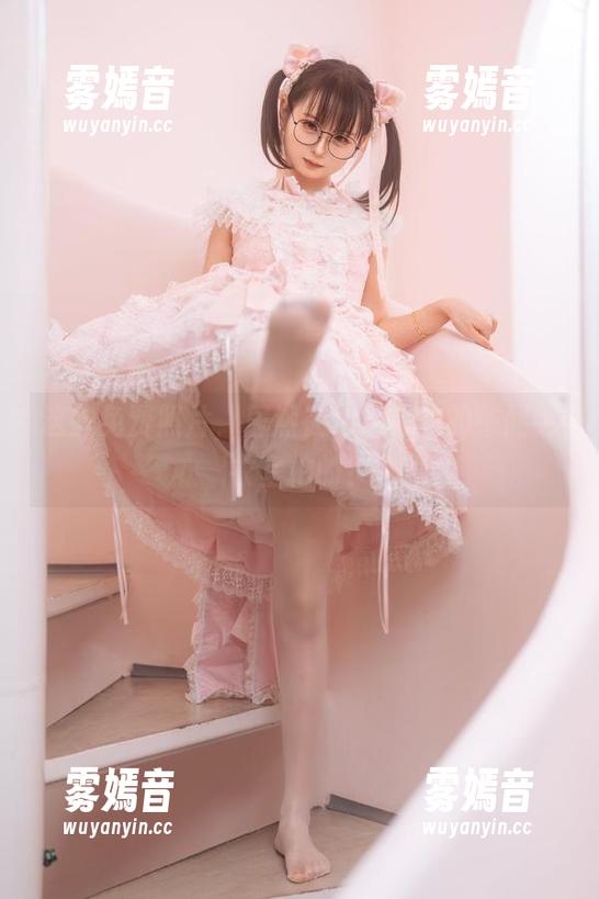 幼水铃衣 这些免费照片,居然在幼水铃衣的午间更衣室拍的?