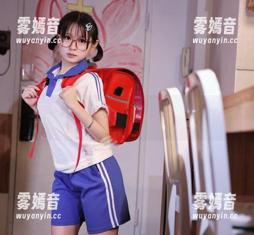 幼水铃衣的旗袍写真，福利到位，各种情绪肆意流淌～