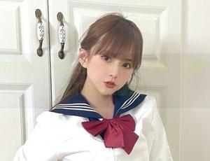 微密圈 - 张思允nice的三亚内衣写真，这身“清凉”让护肤品都不好意思面对。
