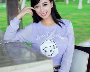 推女郎 - Rita的职业装：看她如何在私房照中斗智斗勇