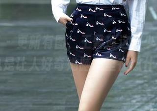 推女郎 - 更新有图，王馨瑶这个少女造型，总是让人好奇她脑袋里在想什么。