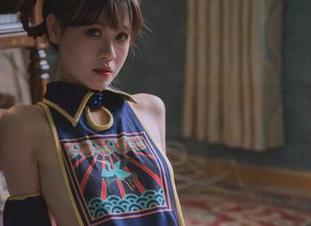星黛鹿鹿i和她的比基尼cos，轻轻松松出击！
