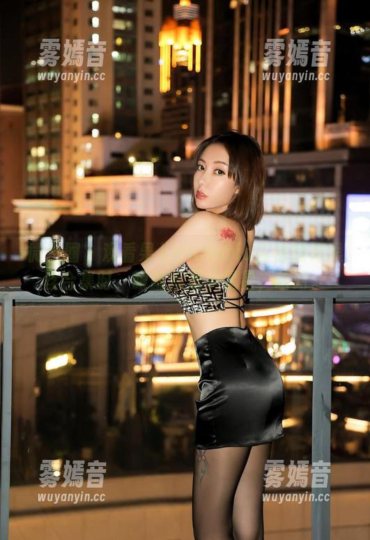 微密圈 - 观看果儿Victoria花格短裙黑丝合集时，眼睛都是小星星，哈哈。