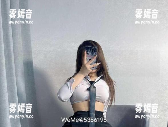 微密圈 - 这是桃沢樱呀的最新作品吗？洞洞包臀裙照片照得我一愣一愣的。