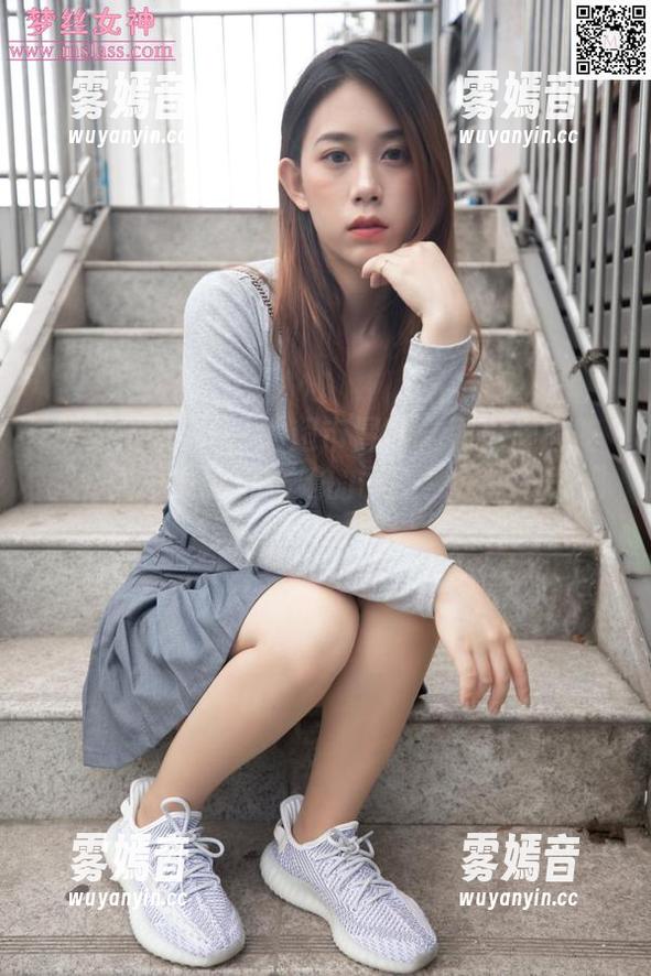 梦丝女神 - 玥玥的超市冒险：图库里的吃货少女，谁能抵挡她的诱惑？快来下载吧！
