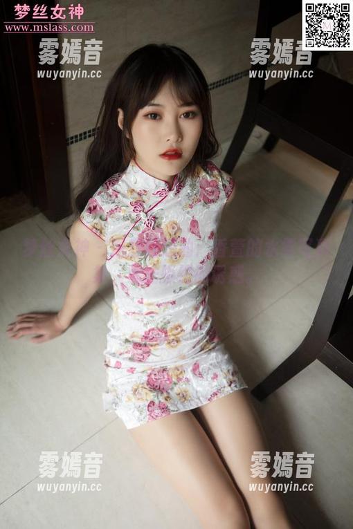 梦丝女神 - 浴室狂想曲：香萱的水雾写真集，无法拒绝的诱惑。