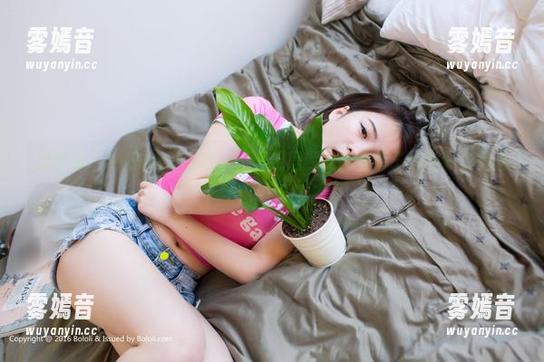 波萝社-王语纯 波萝社 - 牛仔裤VS分享,王语纯居然能把穿裤子这件事拍得这么好看!