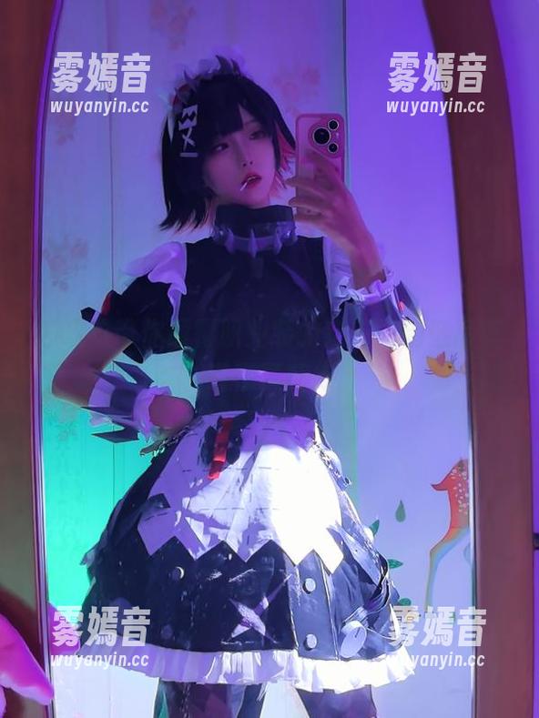 狐玖玖带你颠覆职业装的定义，精选写真堪称灵感库