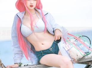 瓦斯塔亚小龙虾：学妹写真，每一张都是个性与调皮的完美碰撞