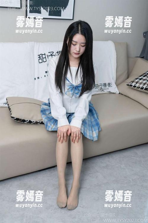 甜予摄影-小熊 甜予摄影 - 小熊的鞋子是不是太随意?这套写真让我想到了早晨的拖鞋风。