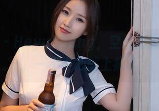 秀人网 - HeyuZhang，空姐主题的照片，一不小心就上瘾了
