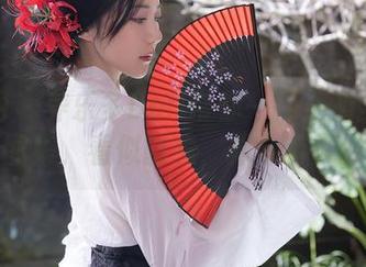 秀人网 - 养乐多Doll带你一探她的全套日常图集，看似随意，却总有小心机