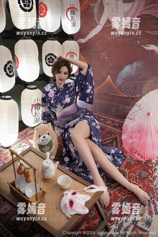 秀人网-唐翩翩 秀人网 - 当唐翩翩化身修女:私房图集里的小暗示,哈哈有趣