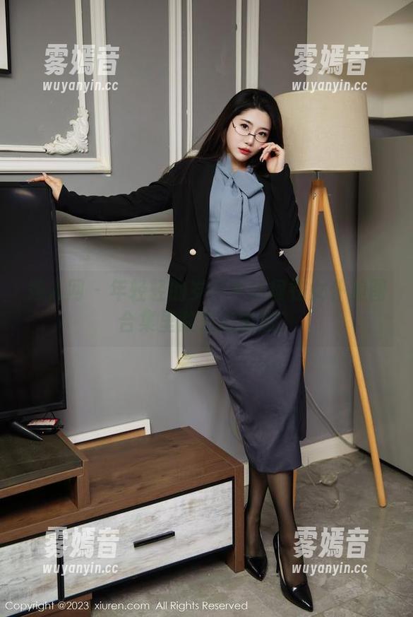 秀人网-岁小岁 秀人网 - 年轻轻的岁小岁如何在女仆美图合集里散发高级感?