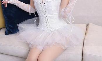 秀人网 - 全套将你的审美拉满的美七吊带图集：小心心脏哦，别太激动！