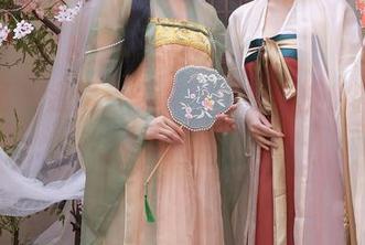 秀人网 - 金妍兮写真：用纯白挑衅你的审美底线