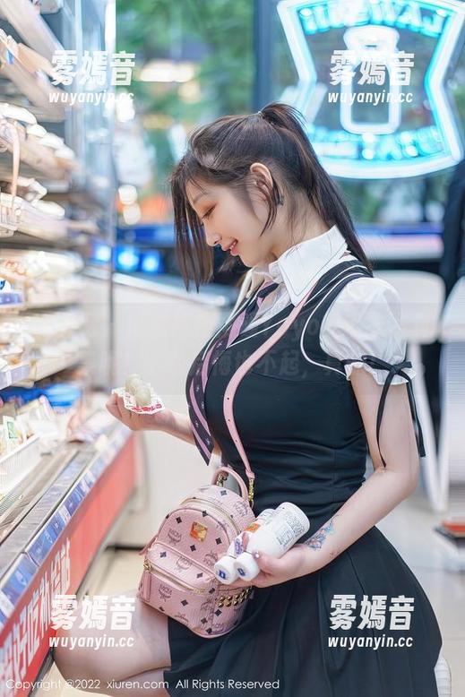 秀人网 - 谁能抗拒雨瞳Yoyo的毛衣写真集呢？下载后悔也不起，真的！