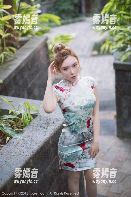 秀人网 - 鱼尾fish的最新美图公开，连体衣加分，试想一下站在哪里，哦吼！