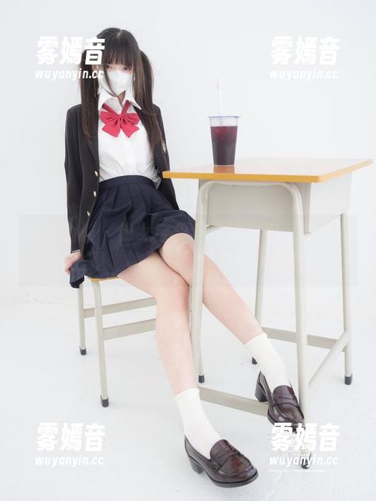 紧急企划-小恩 紧急企划 - 修女宝贝小恩让我们重新思考什么是“神圣”:写真有啥不可!